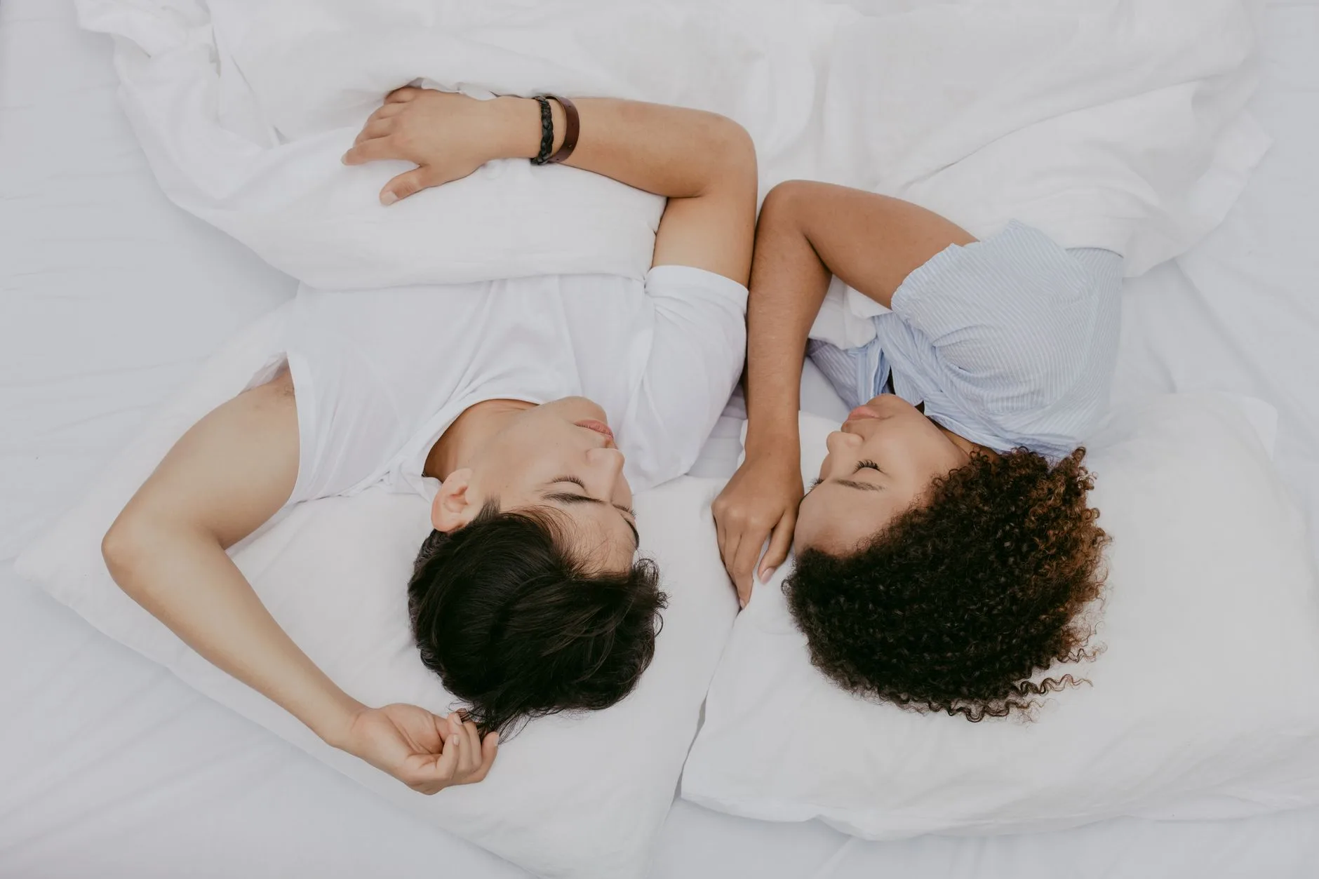 Shared bed setup for choosing mattress comfort and support
